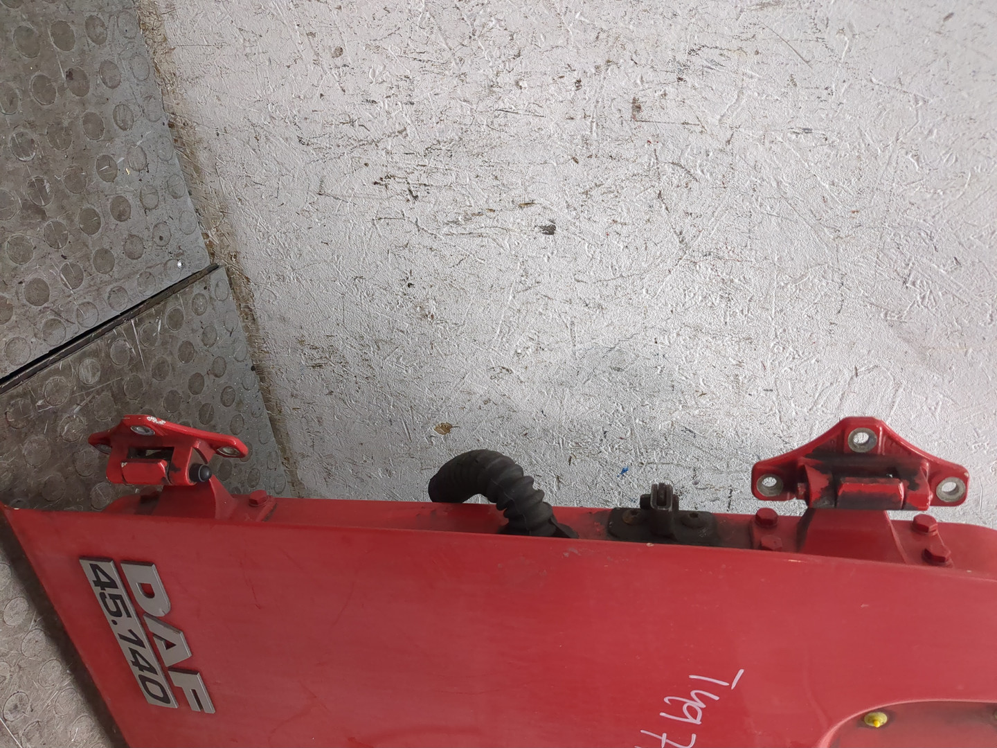 Дверь передняя левая