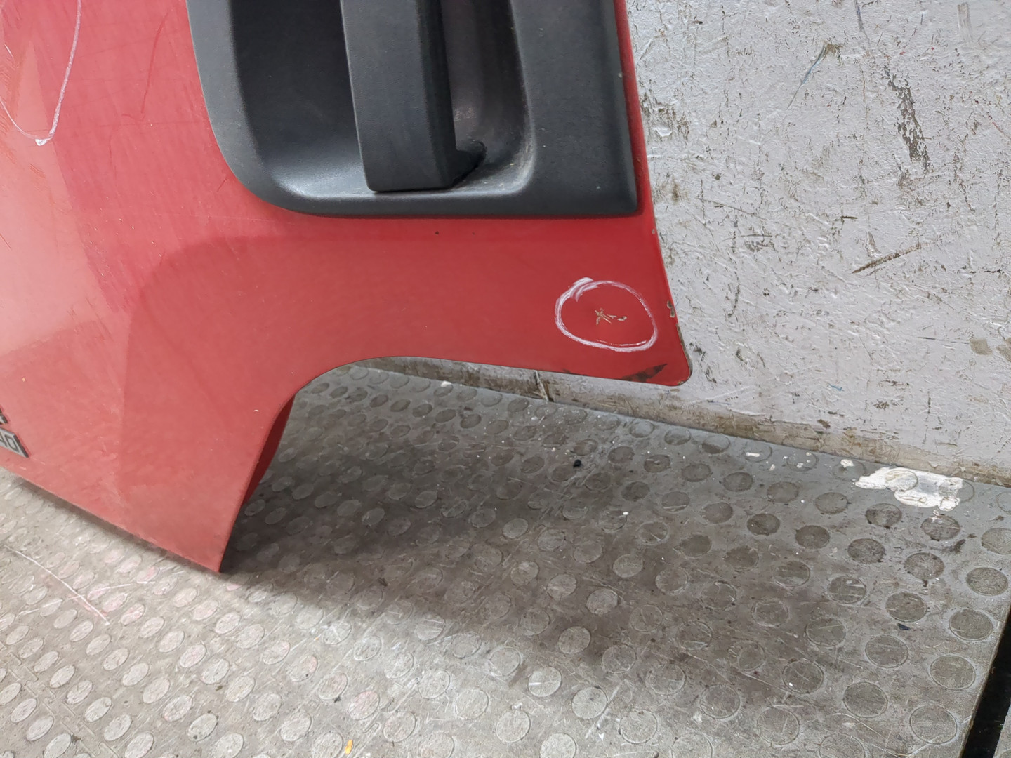 Дверь передняя левая