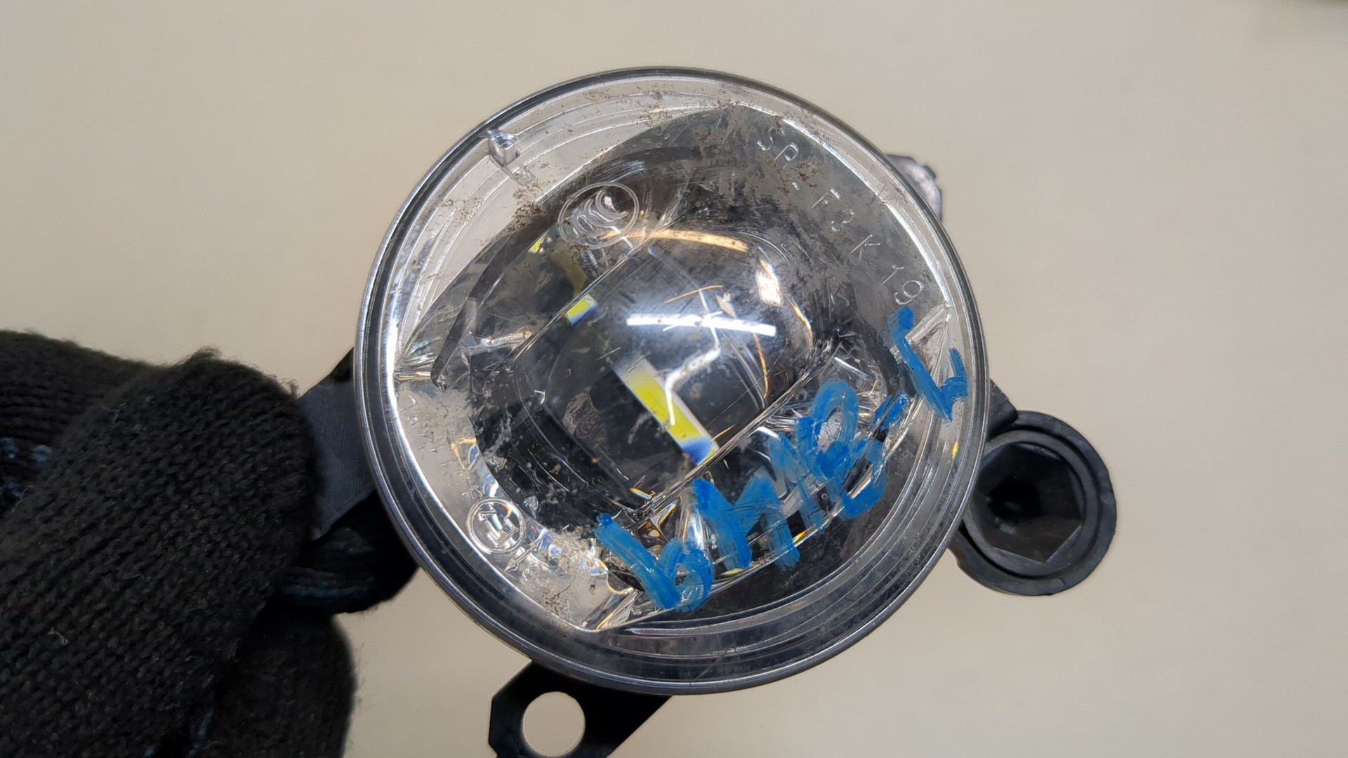 Фара противотуманная правая