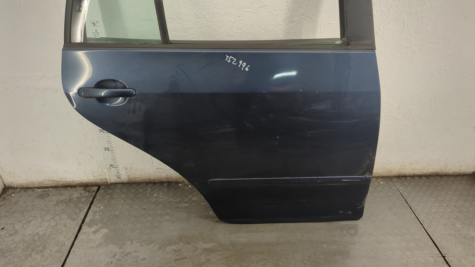 Дверь задняя правая