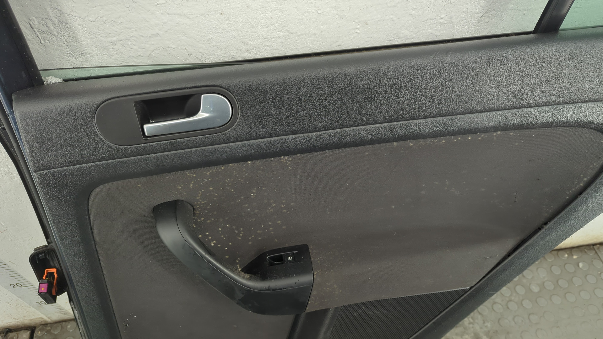 Дверь задняя правая