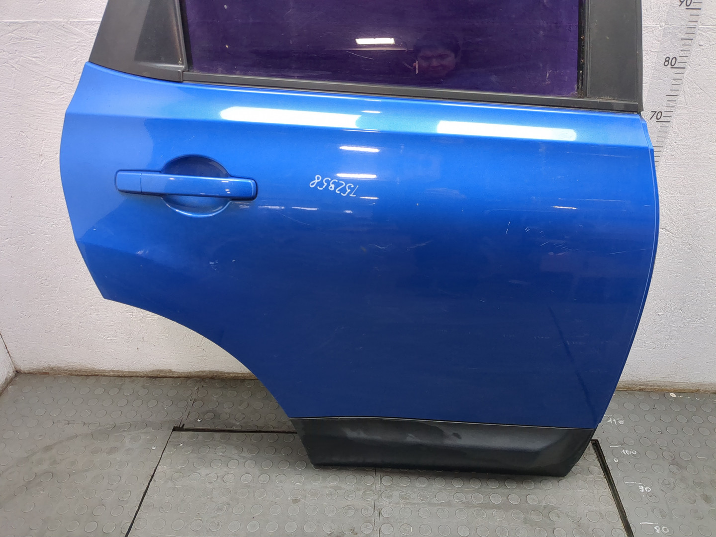 Дверь задняя правая