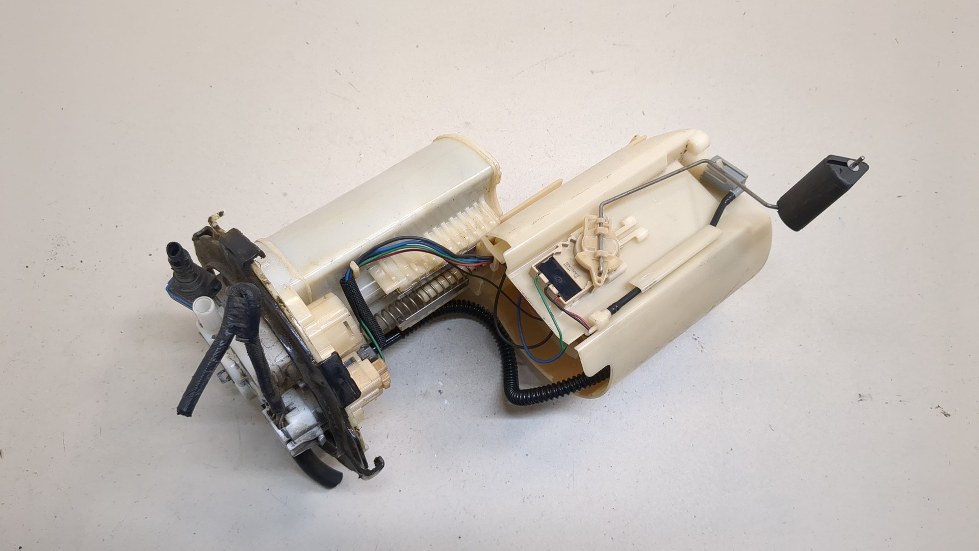 Насос топливный электрический