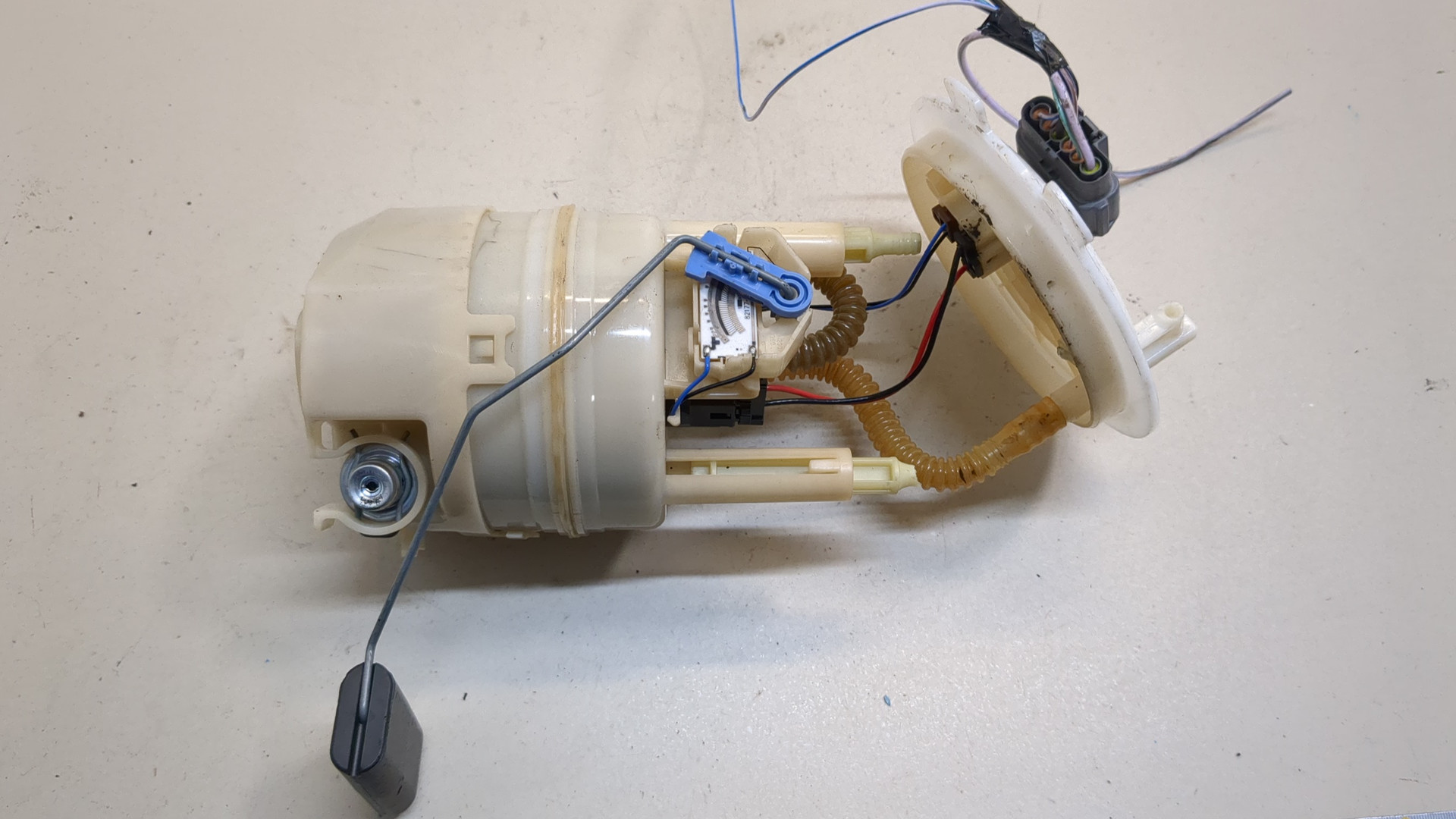 Насос топливный электрический