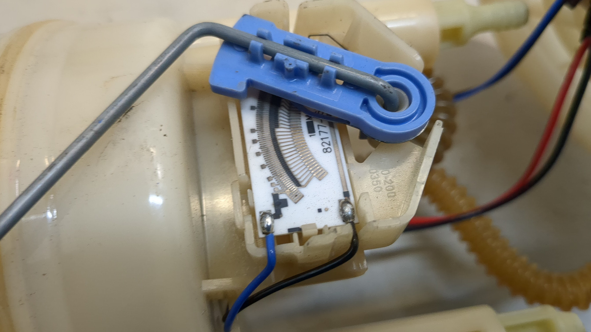 Насос топливный электрический