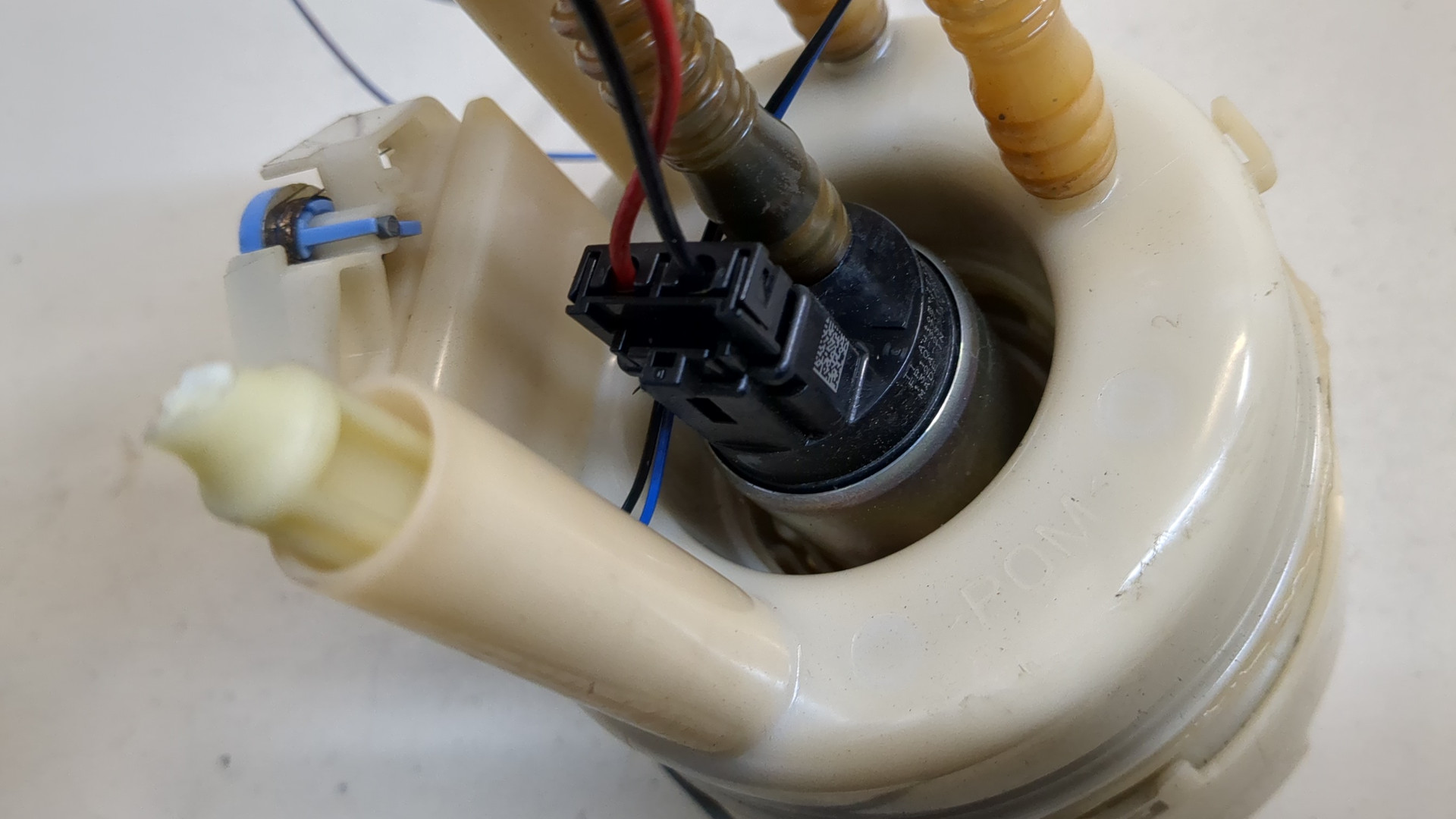 Насос топливный электрический