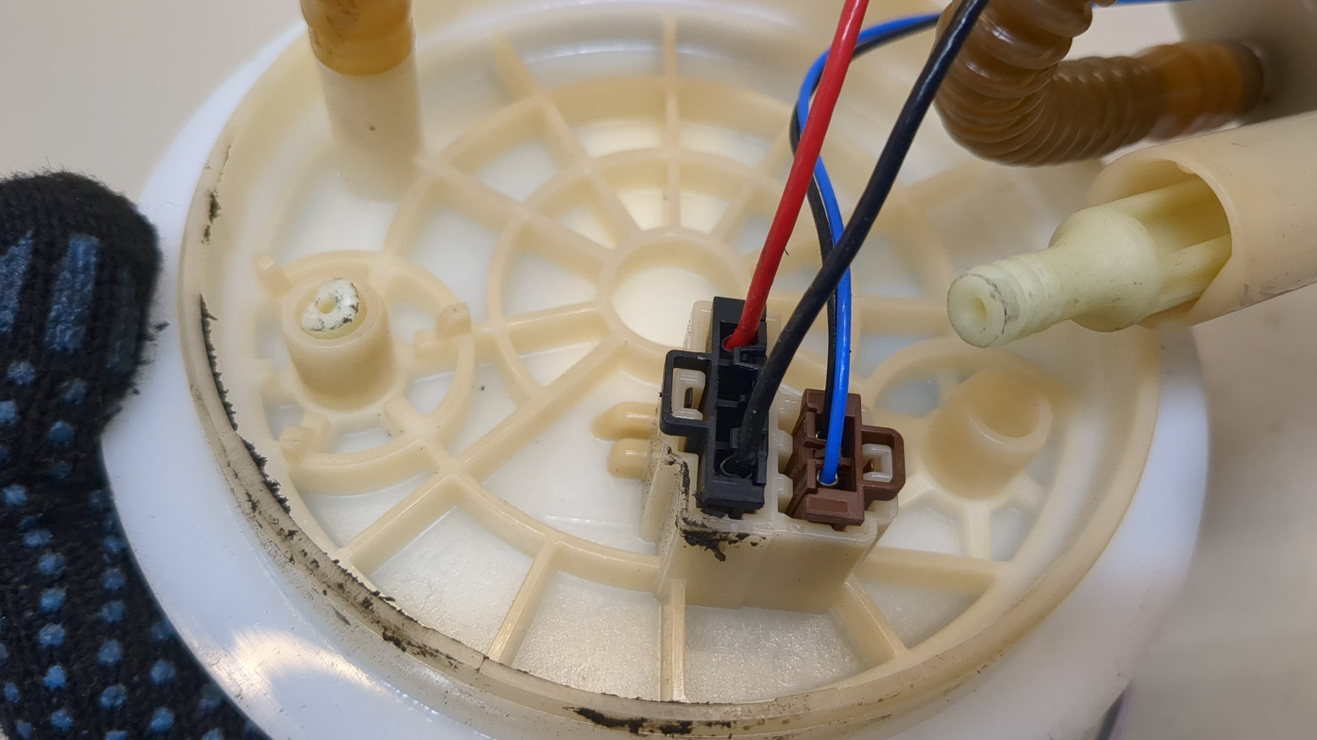 Насос топливный электрический