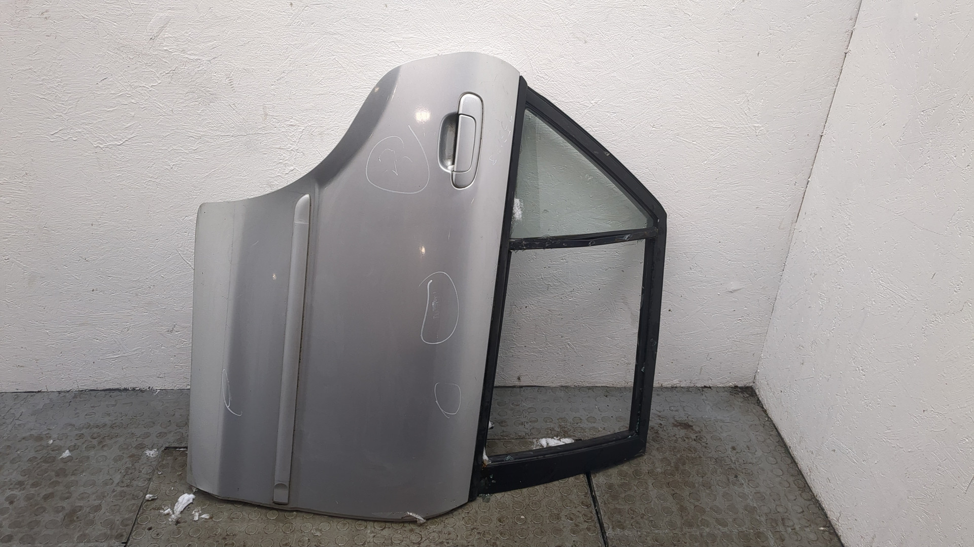 Дверь задняя правая