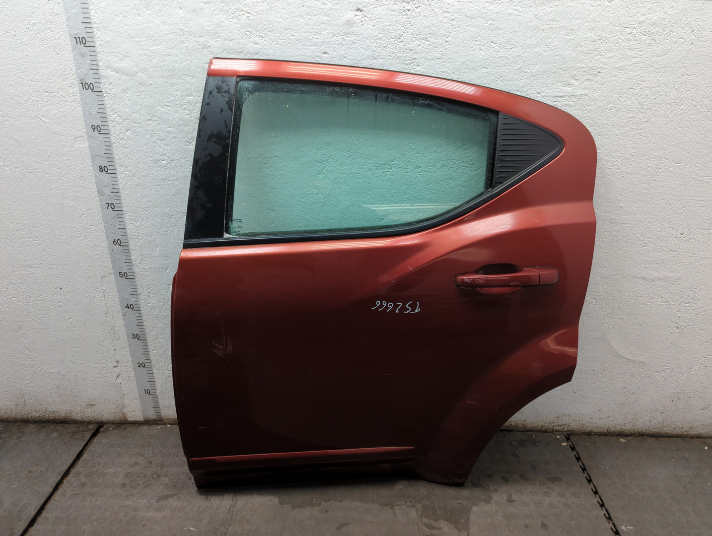 Дверь задняя левая