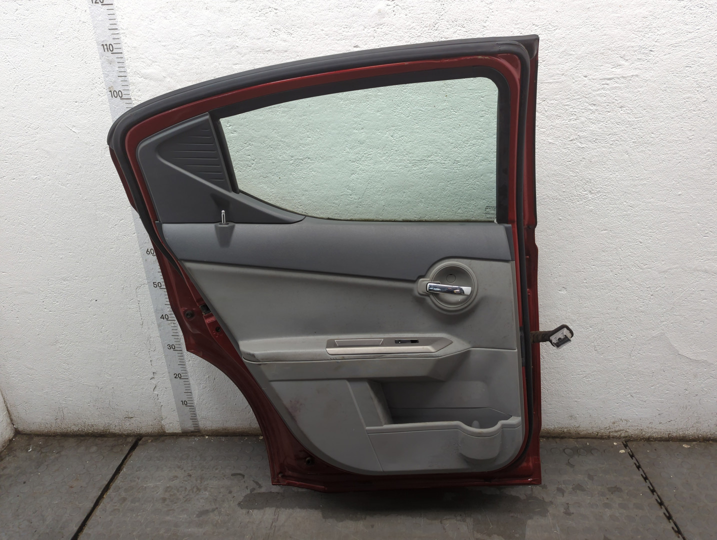 Дверь задняя левая