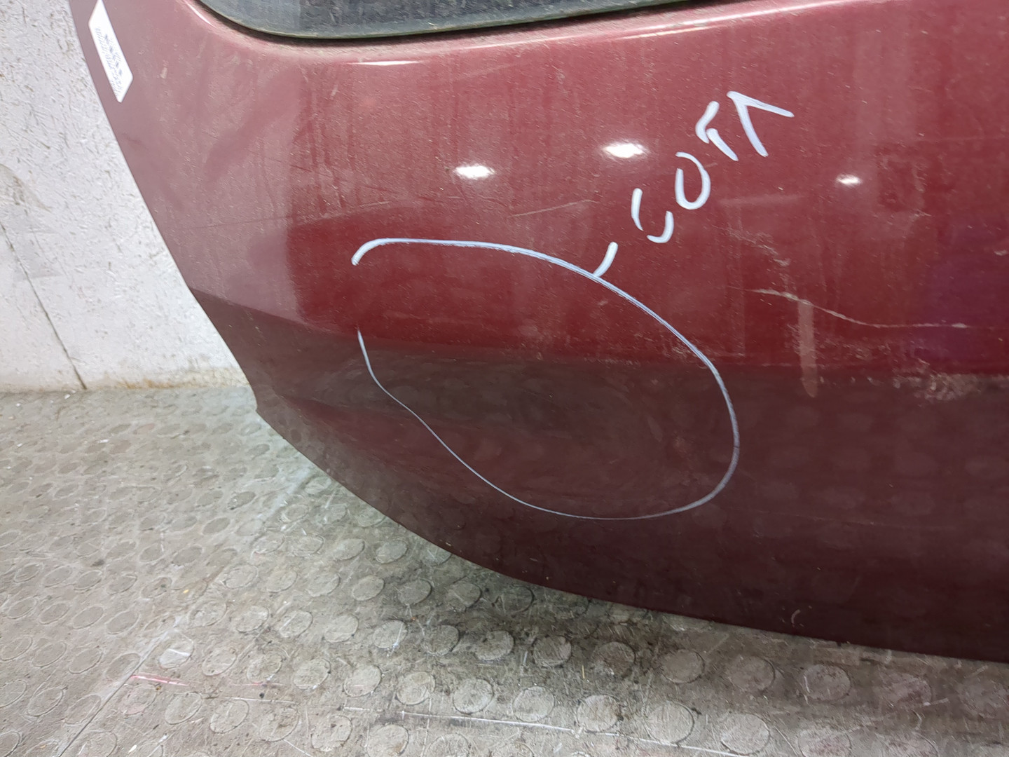 Дверь багажника