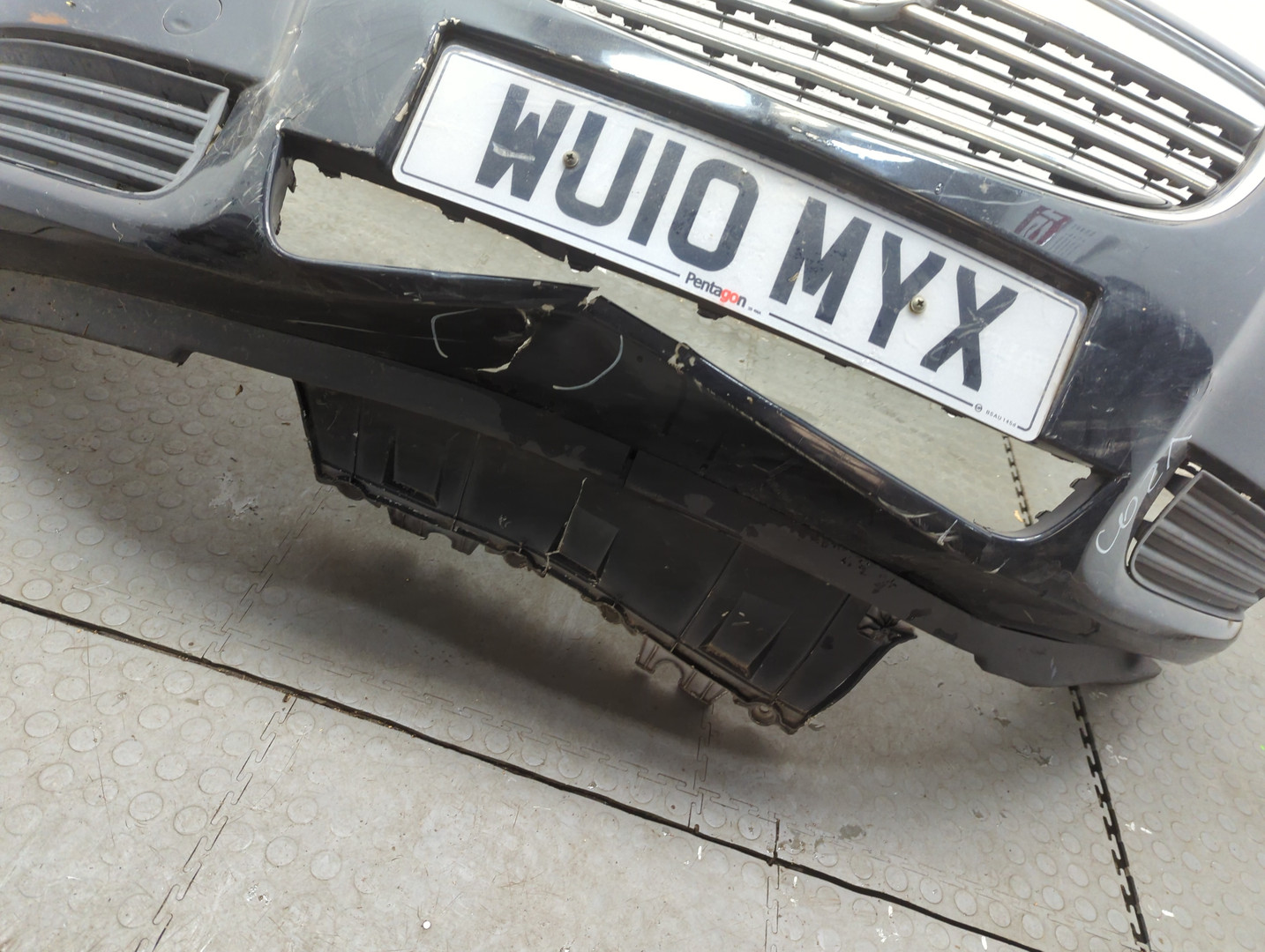 Бампер передний