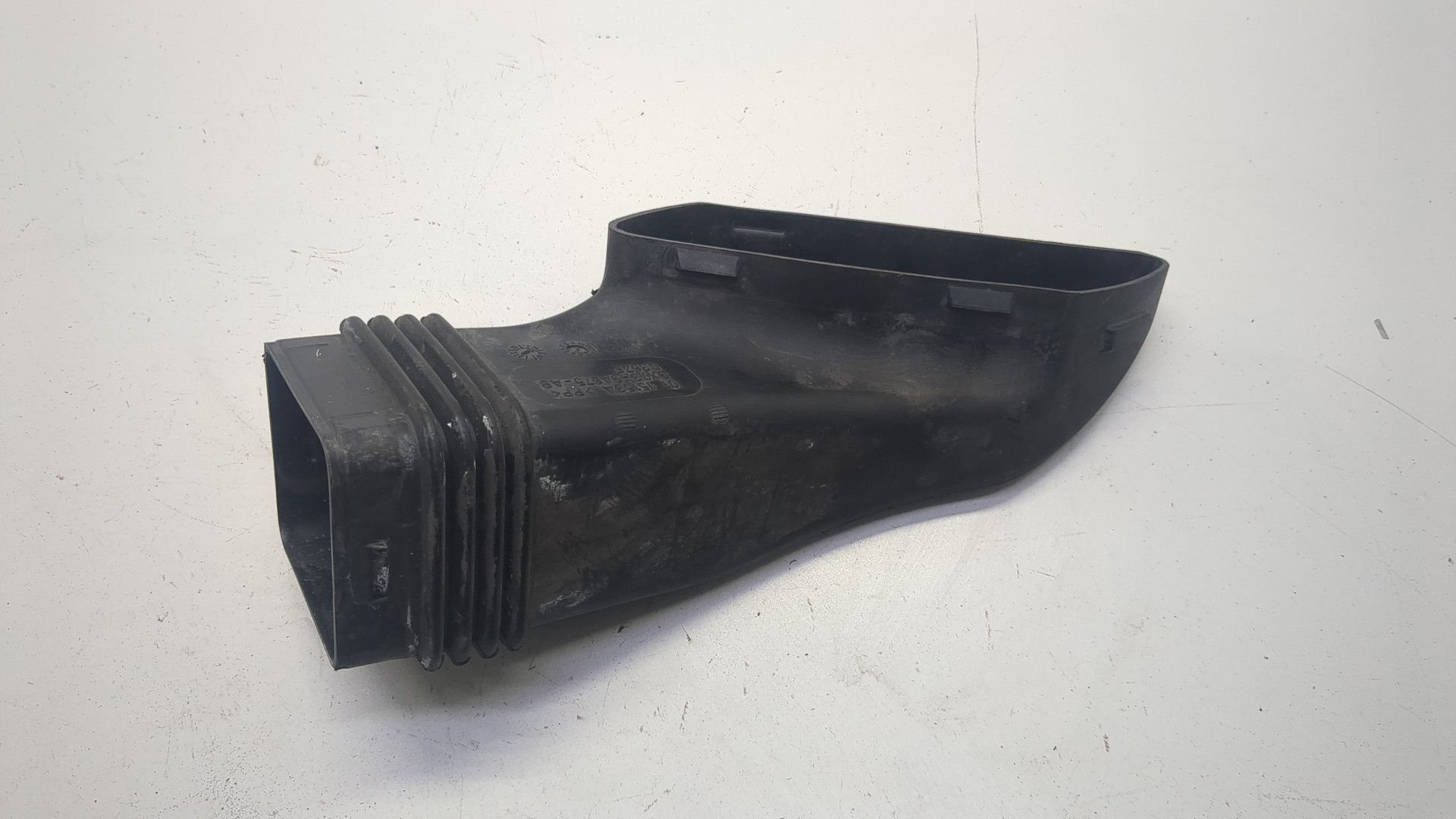 Патрубок воздушного фильтра