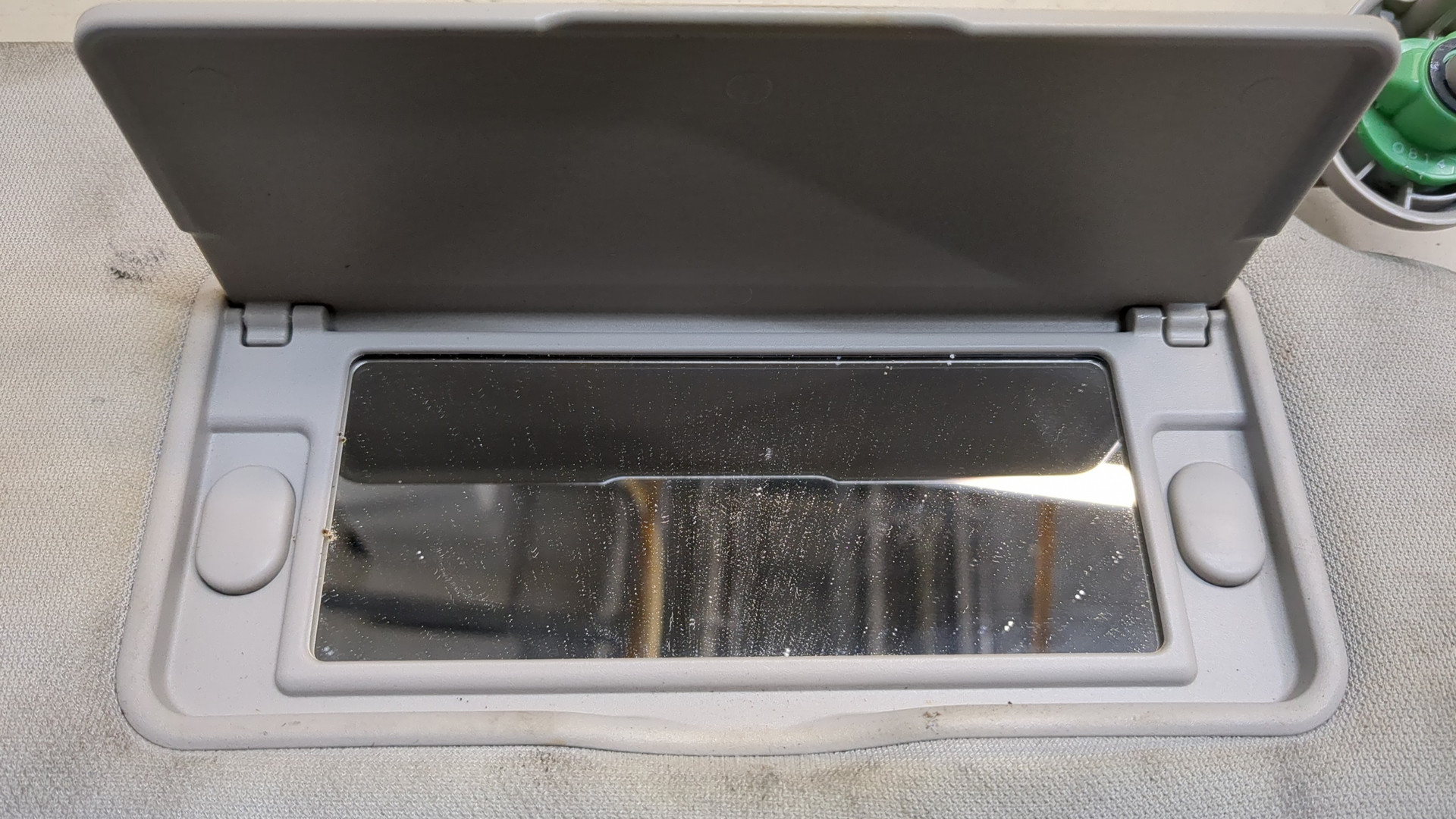 Козырек солнцезащитный