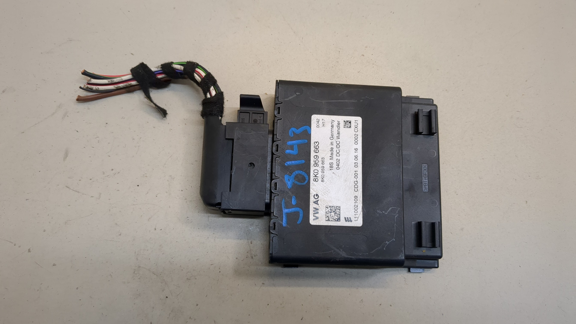 Преобразователь напряжения (адаптер)