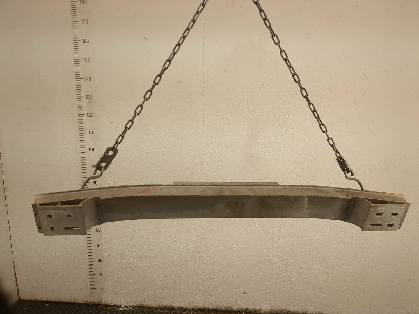 Усилитель заднего бампера