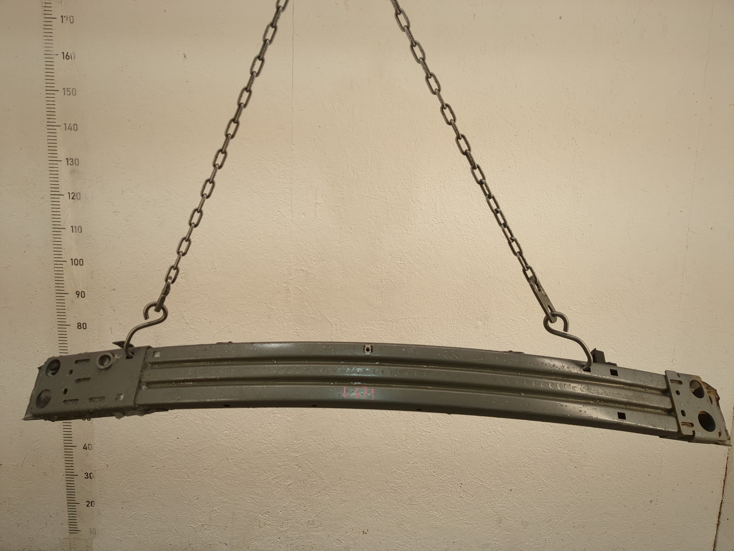 Усилитель переднего бампера