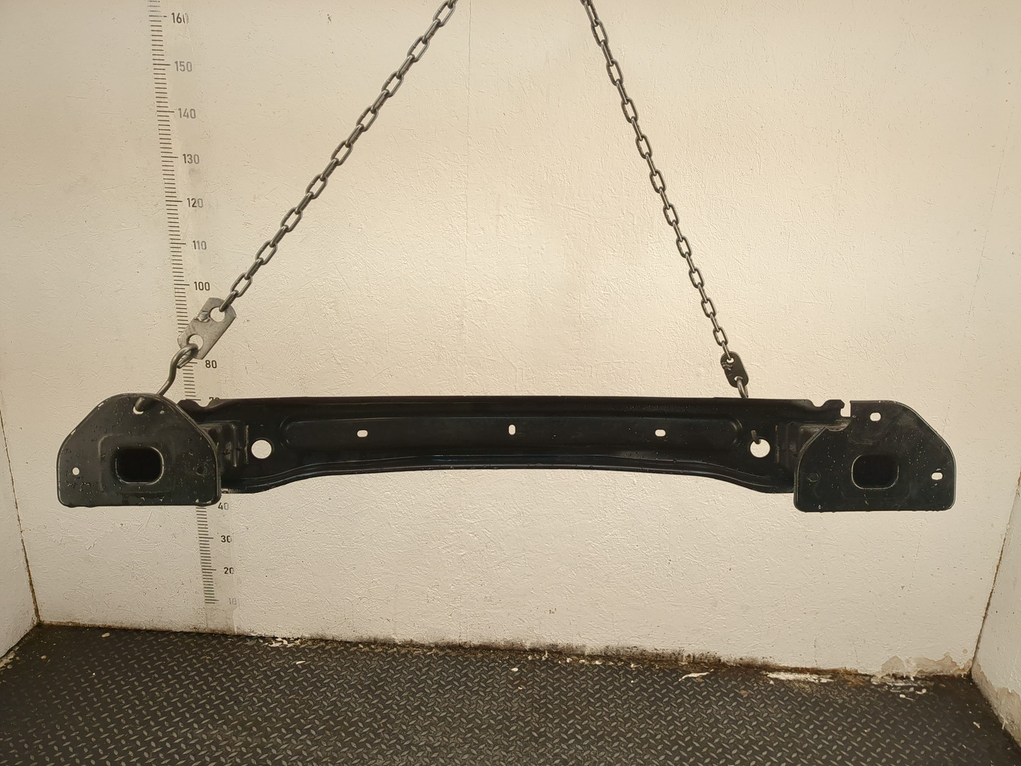 Усилитель заднего бампера