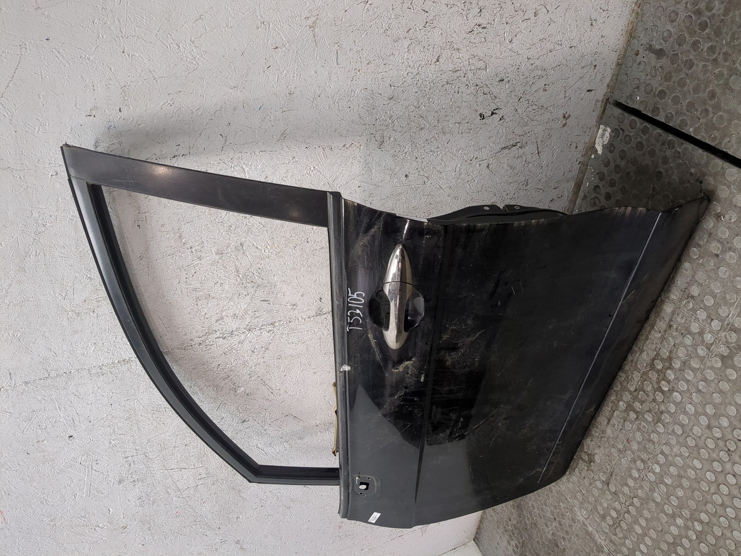 Дверь передняя левая