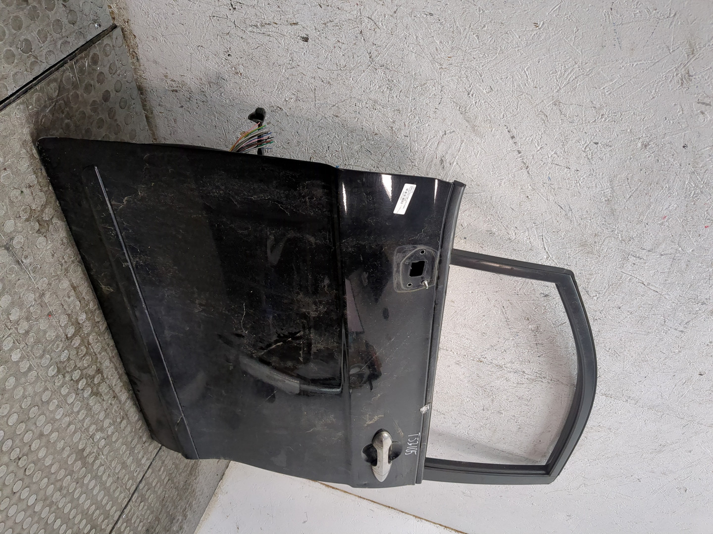 Дверь передняя левая