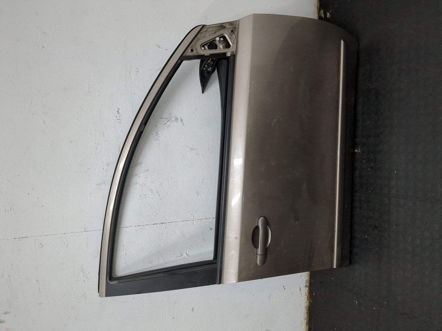 Дверь передняя правая