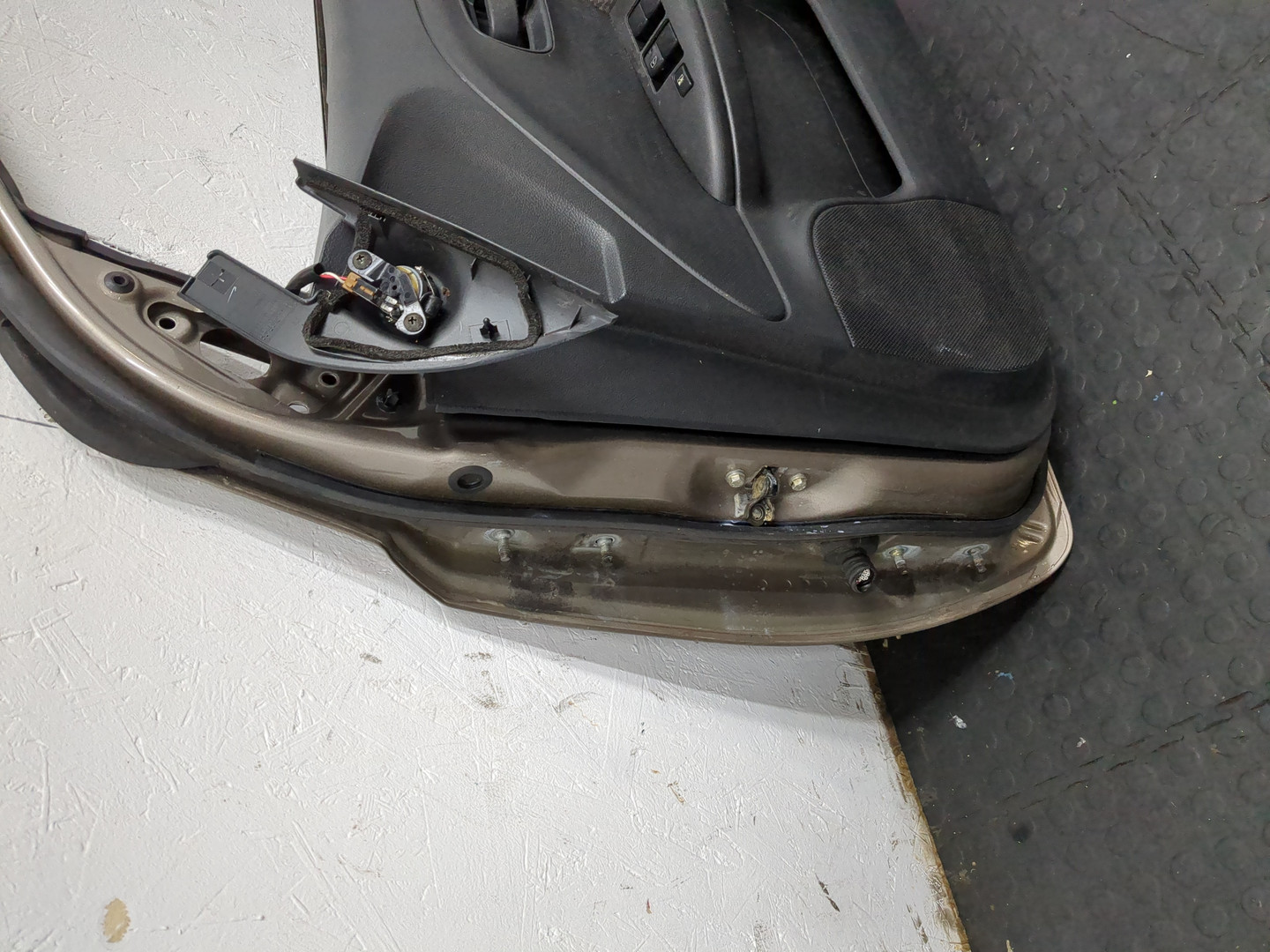 Дверь передняя правая