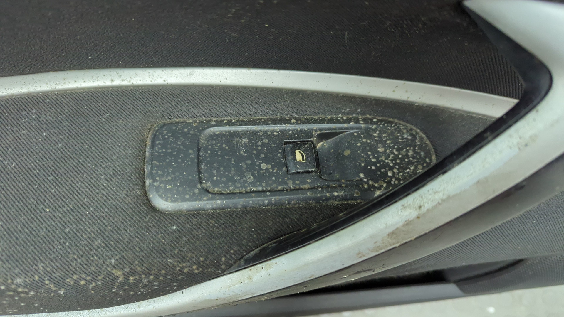 Дверь передняя левая