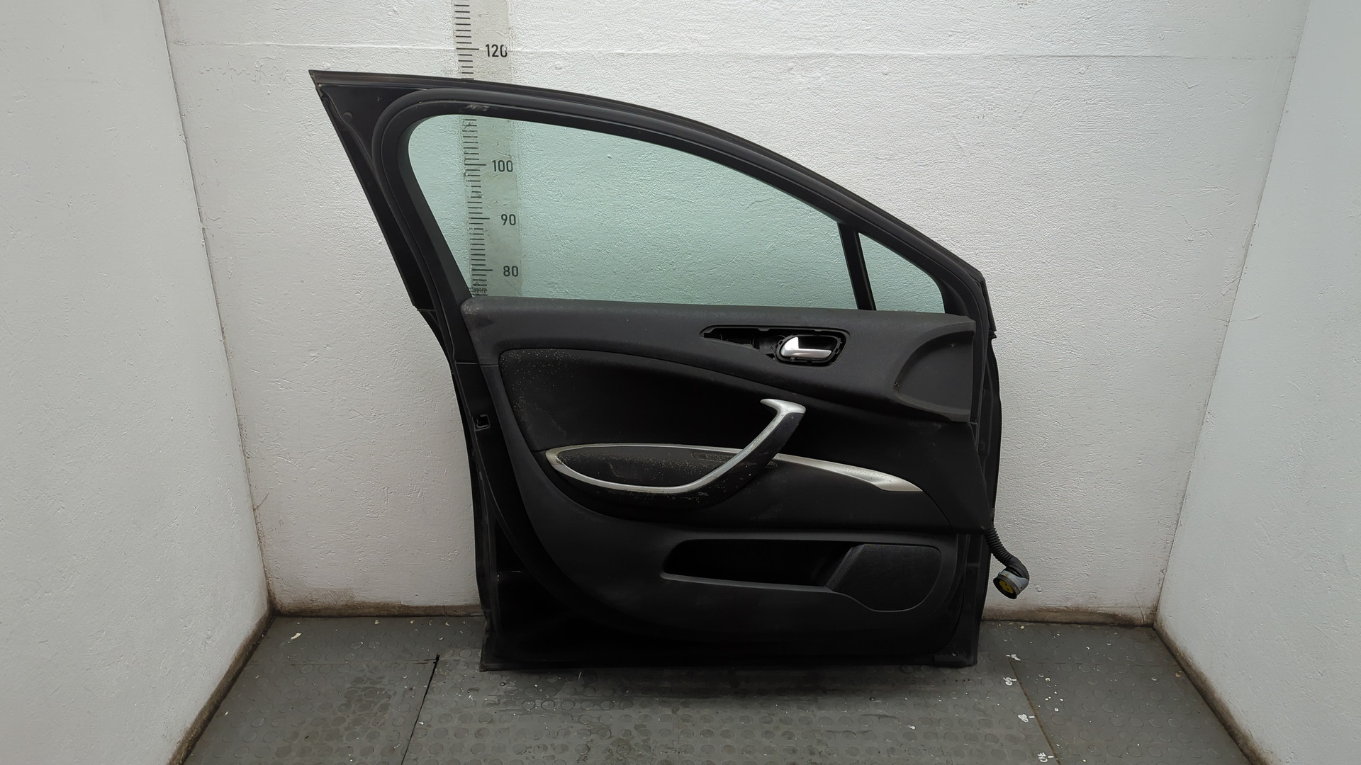 Дверь передняя левая