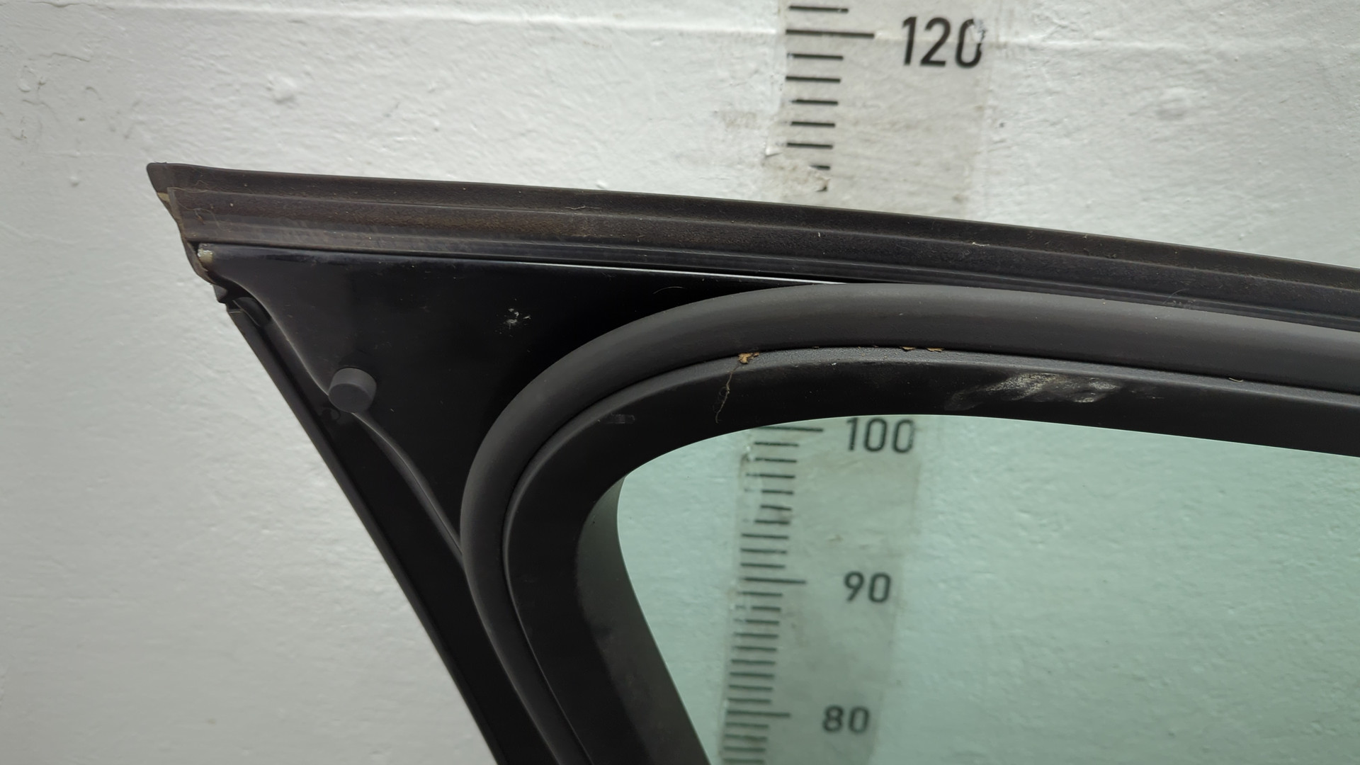 Дверь передняя левая