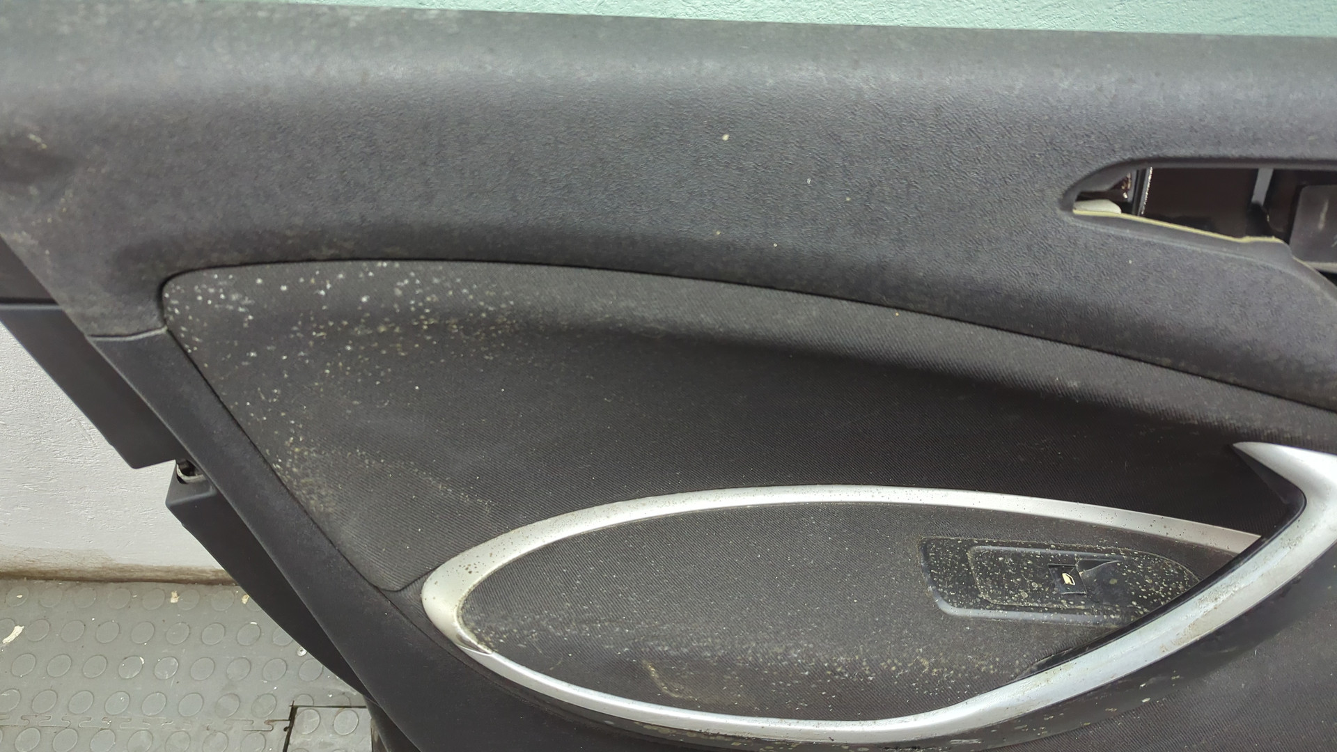 Дверь передняя левая