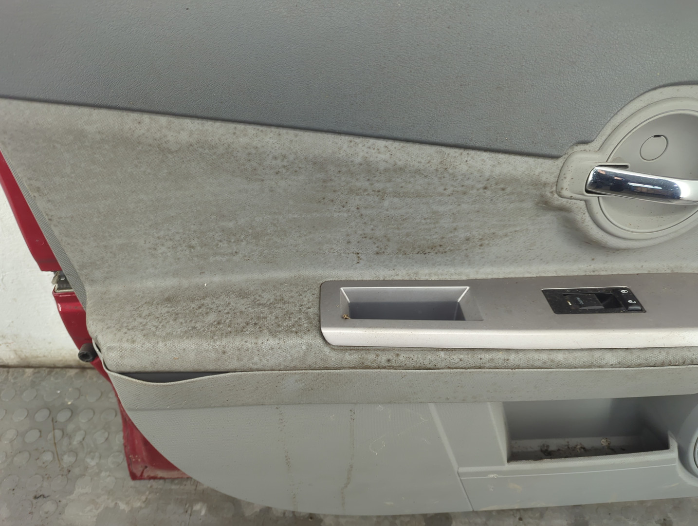 Дверь передняя левая