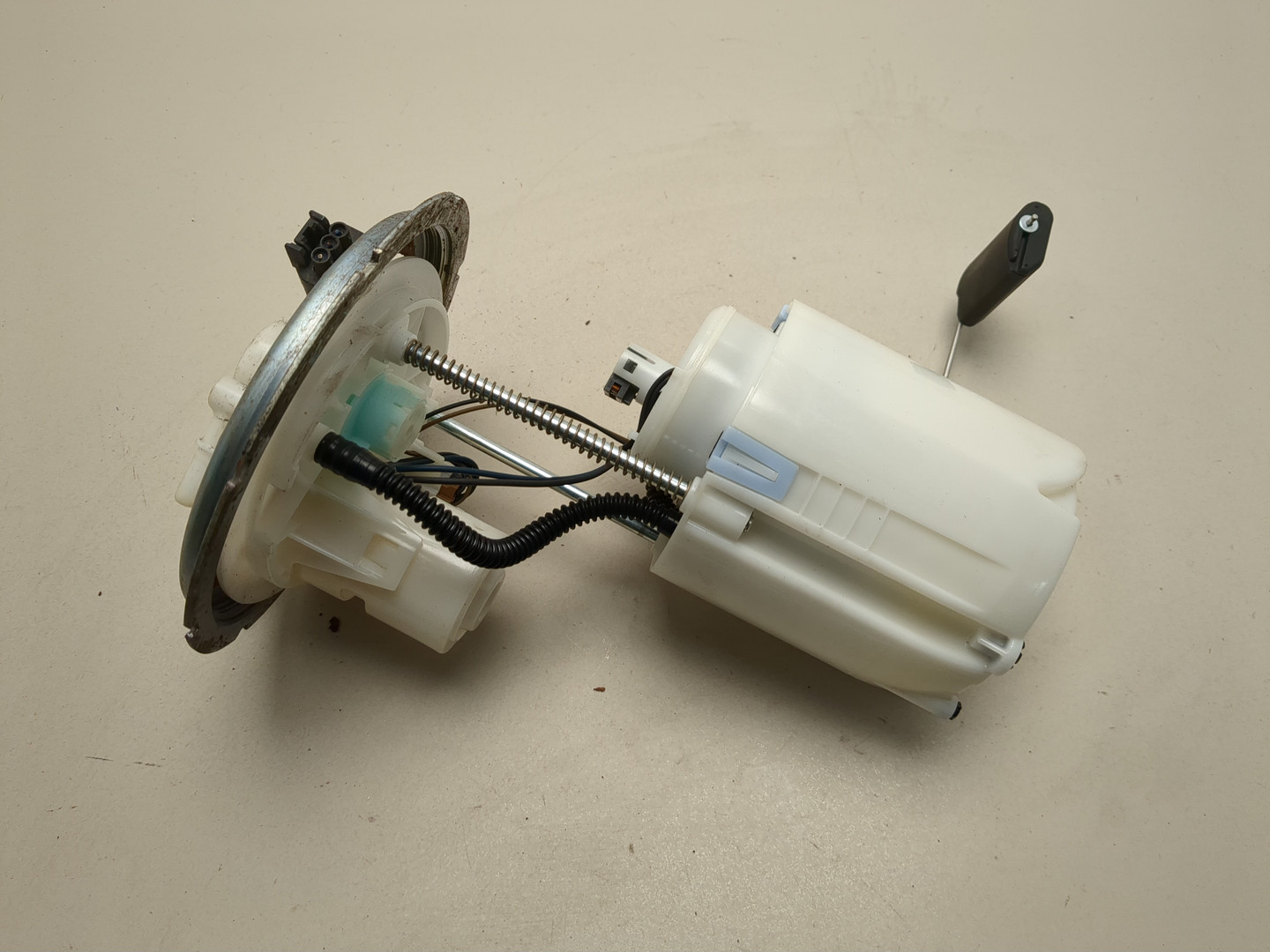 Насос топливный электрический