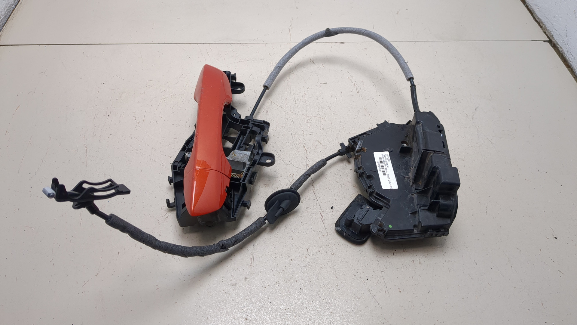 Замок двери задней правой