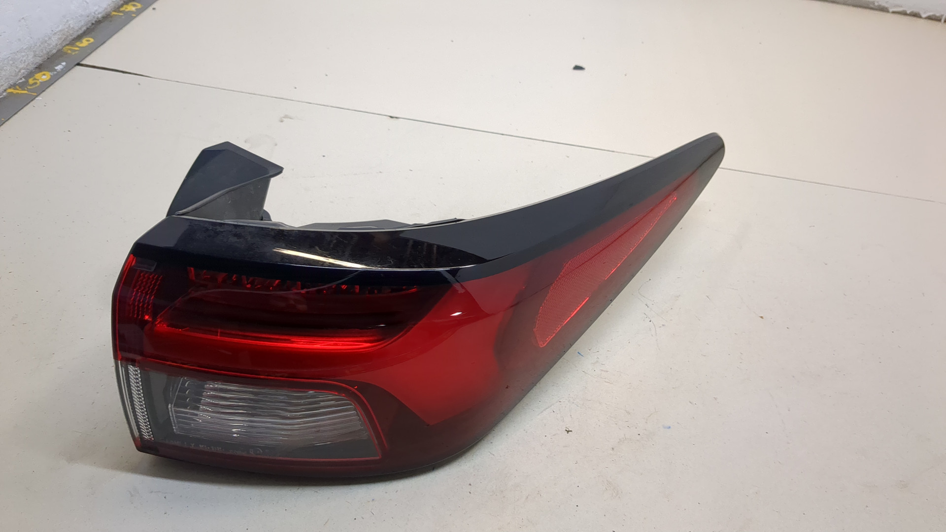 Фонарь задний правый