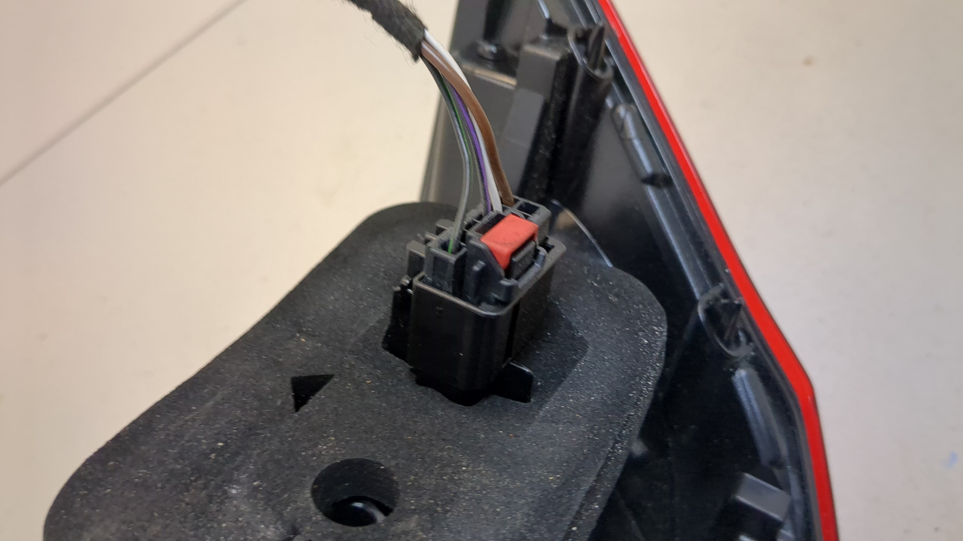 Фонарь задний правый