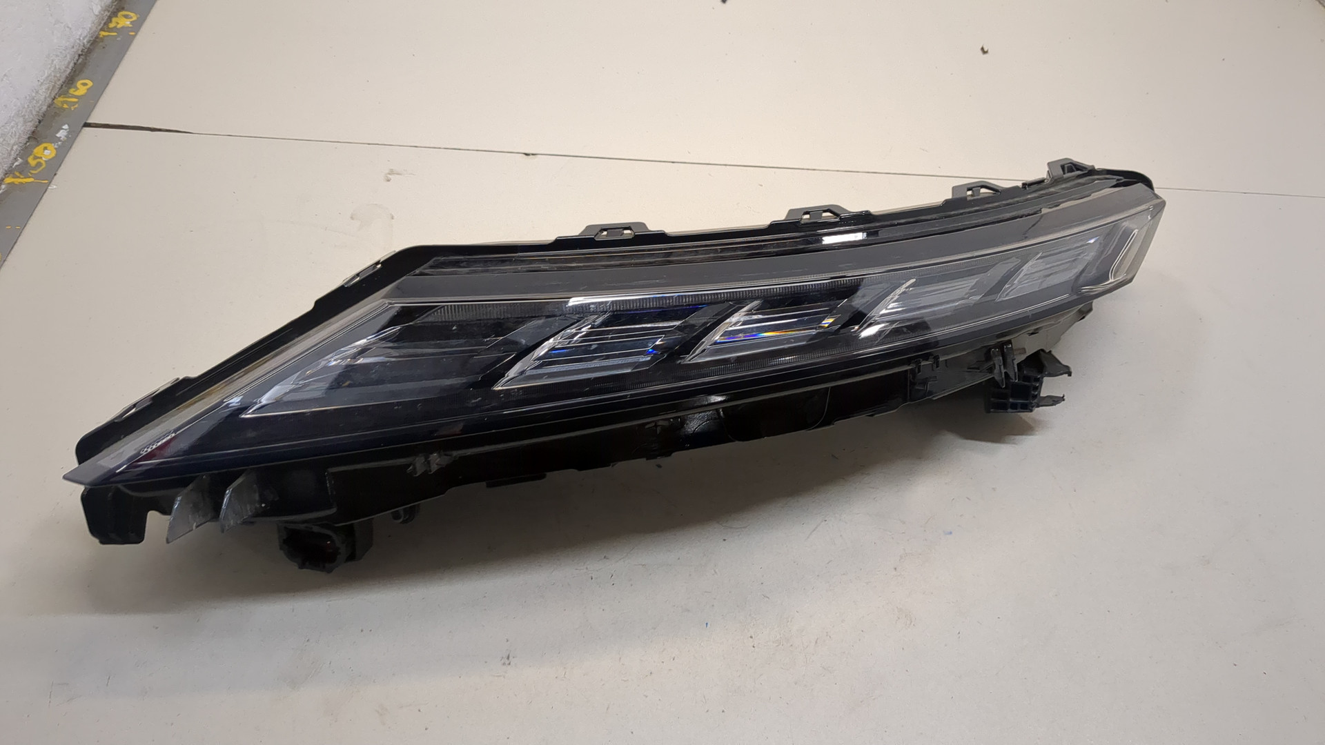 Фара дневного света левая (ходовые огни)