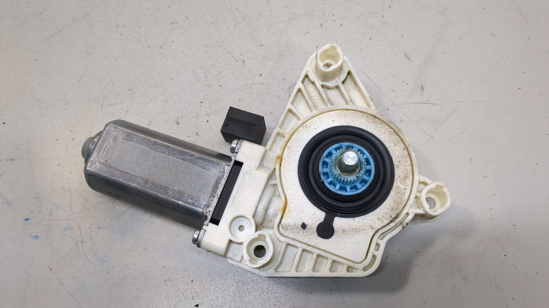 Моторчик стеклоподъемника