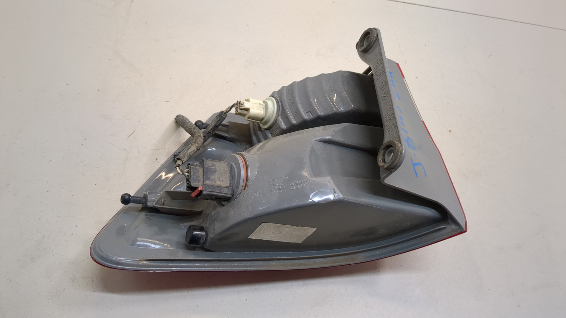 Фонарь задний левый