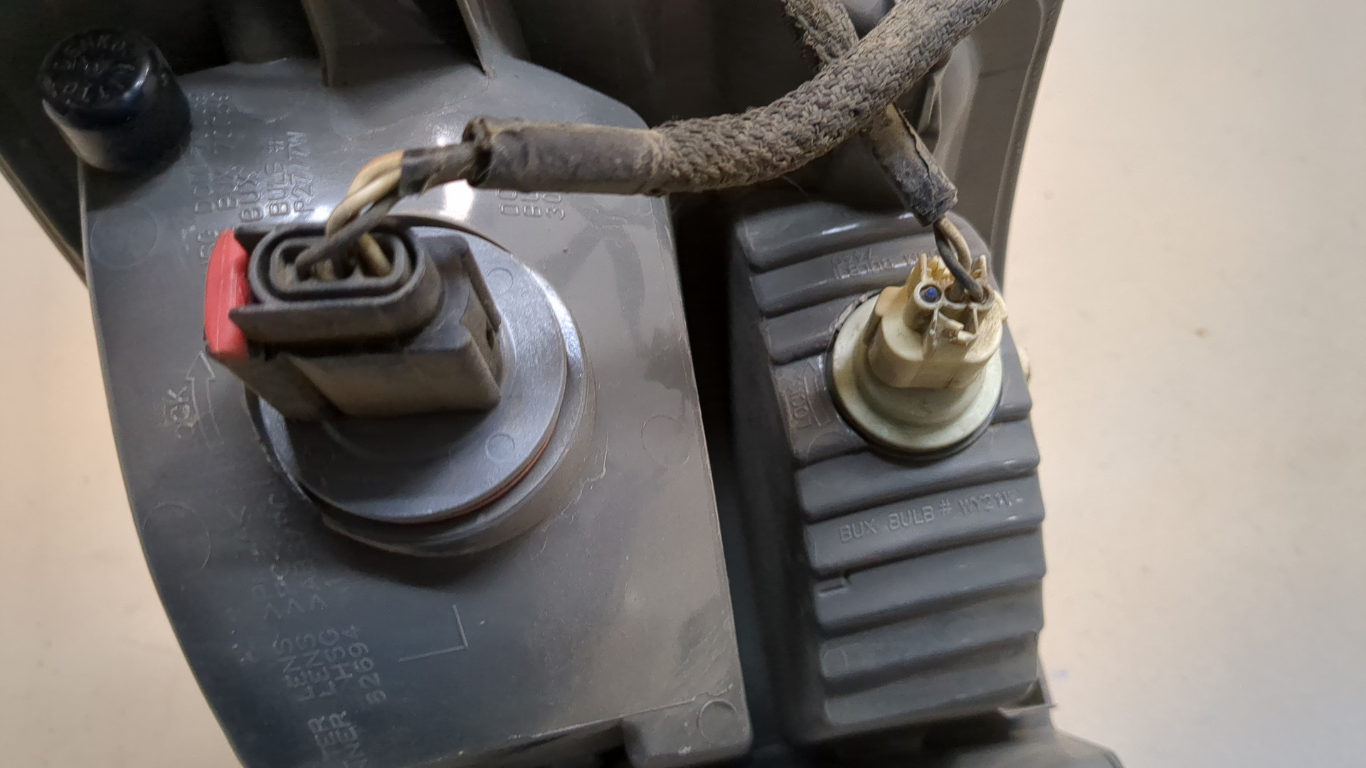 Фонарь задний левый