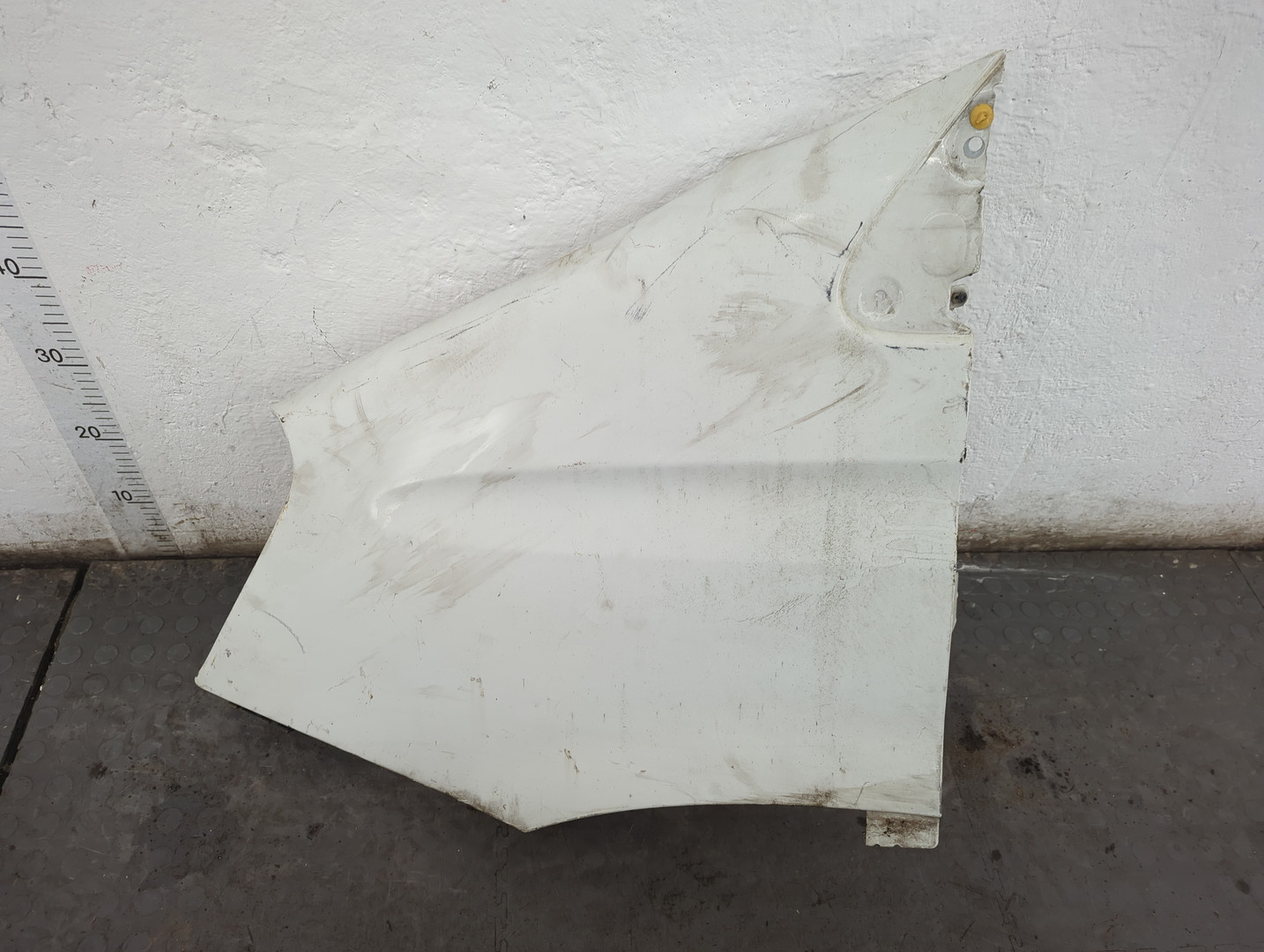 Крыло переднее левое