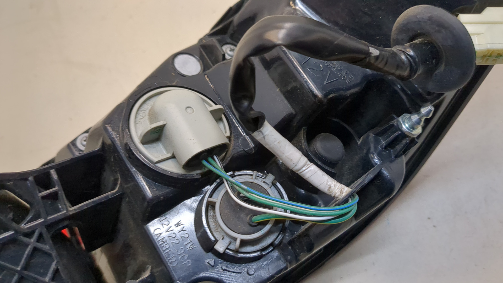 Фонарь задний левый