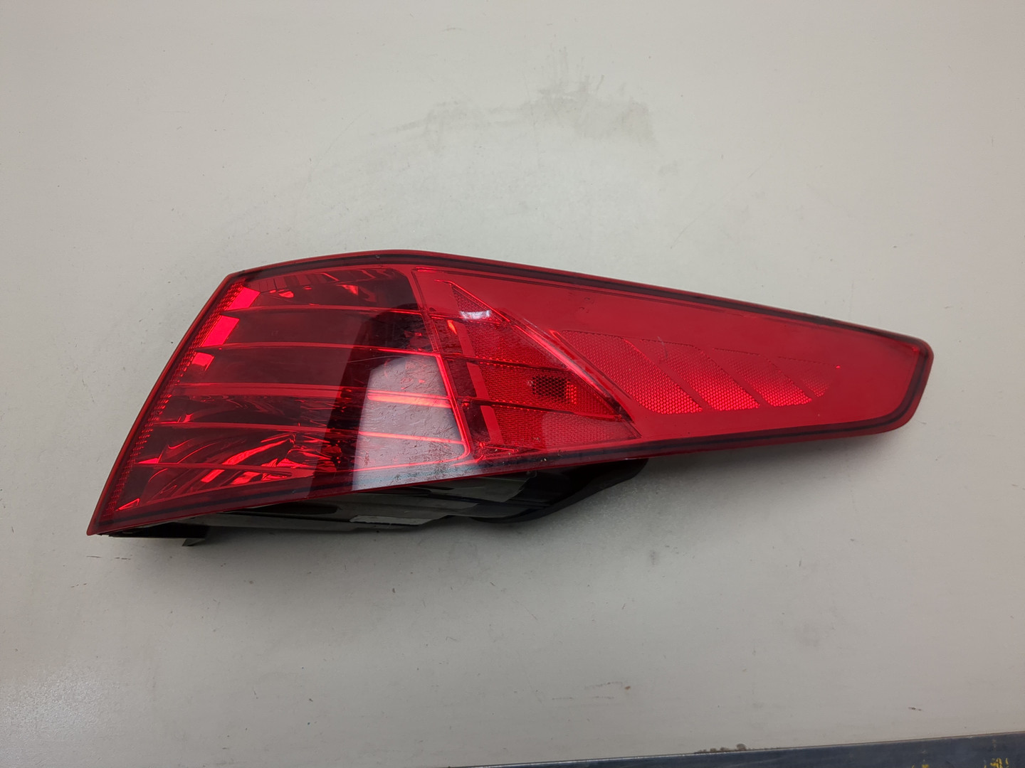 Фонарь задний правый