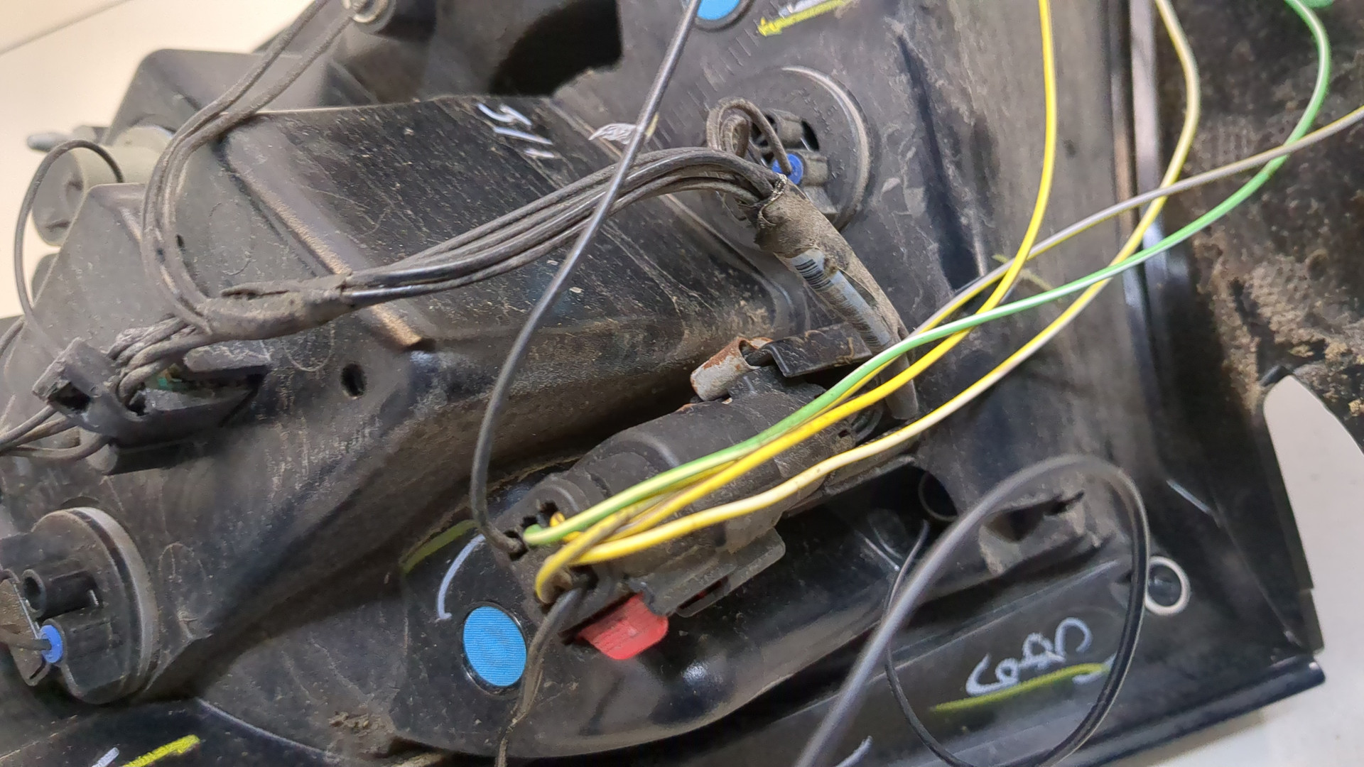 Фонарь задний левый