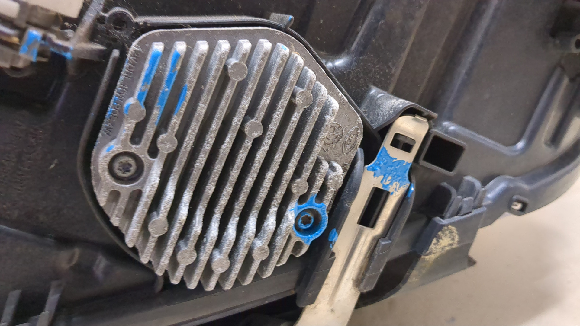 Фара правая