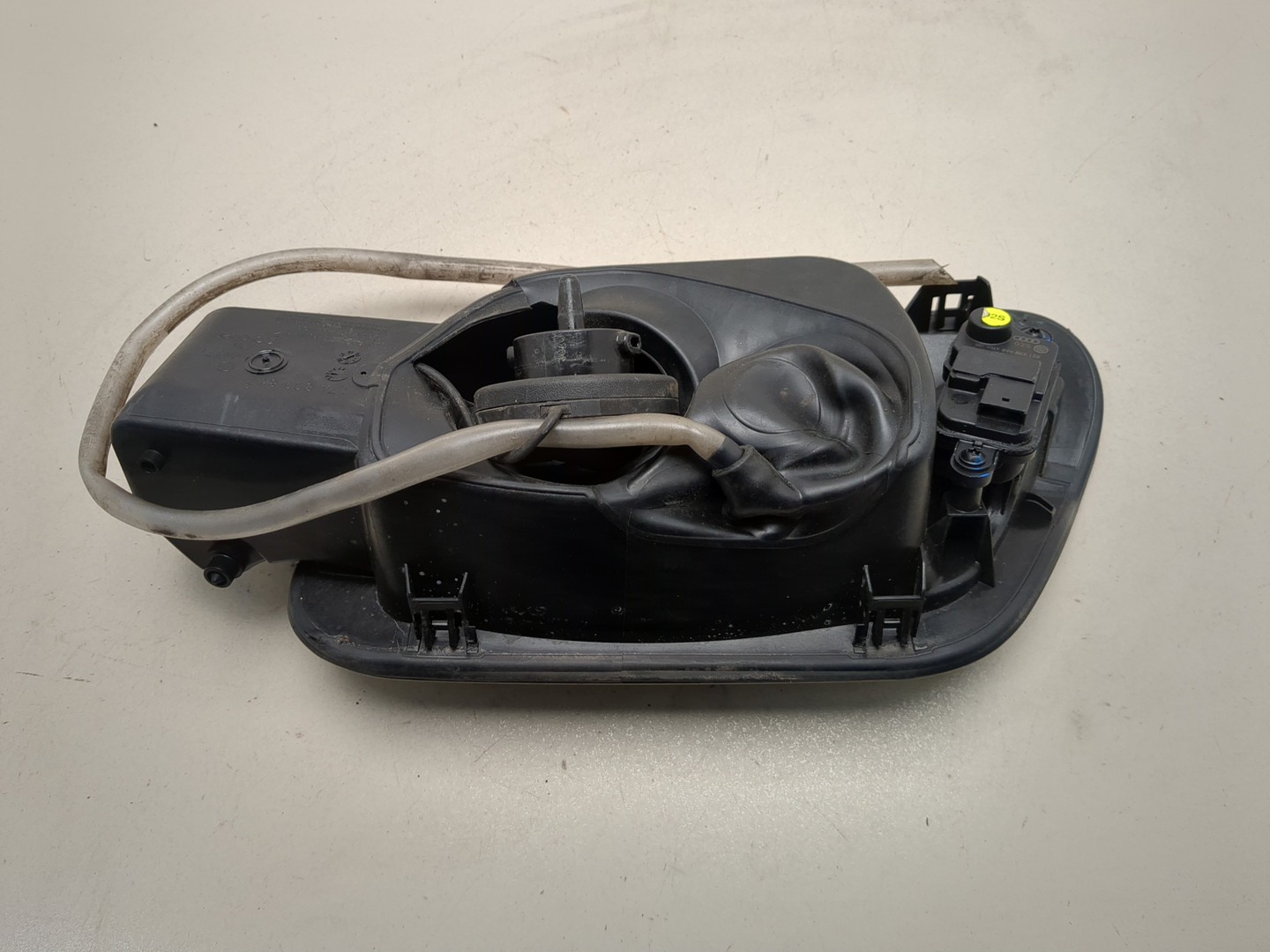 Лючок бензобака