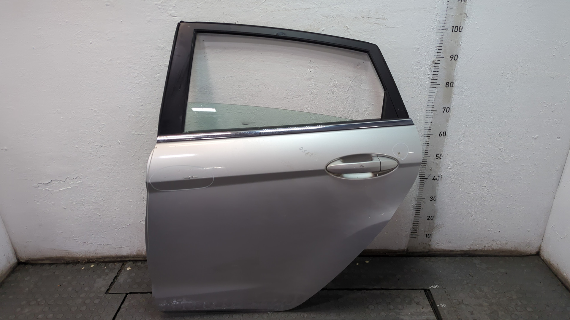 Дверь задняя левая