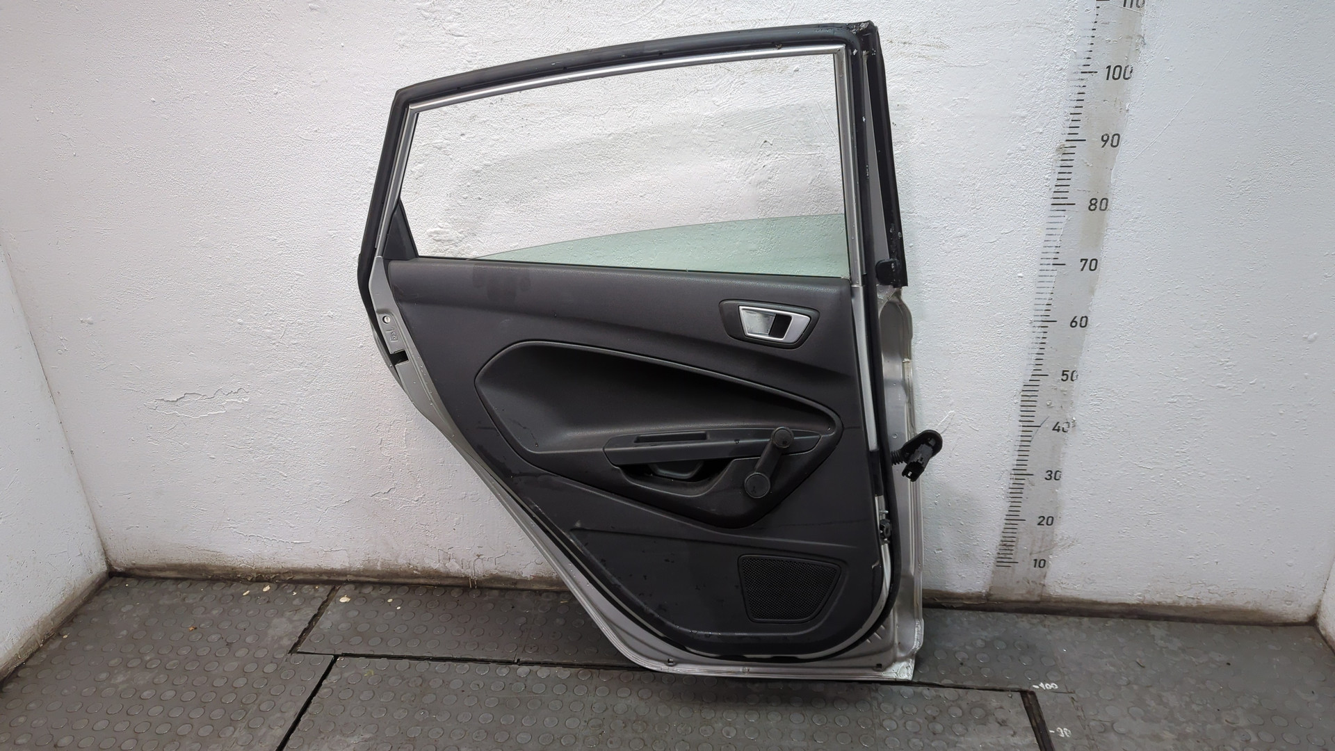 Дверь задняя левая