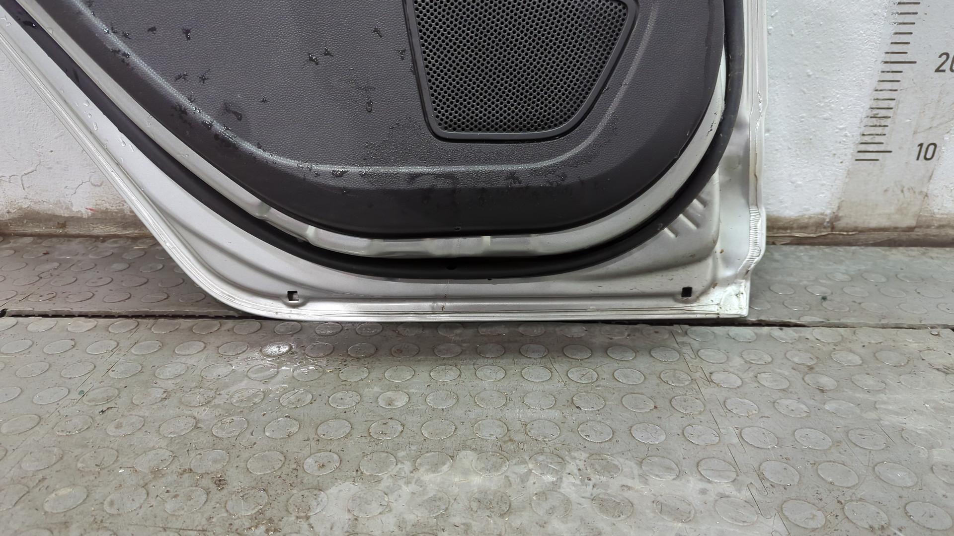 Дверь задняя левая