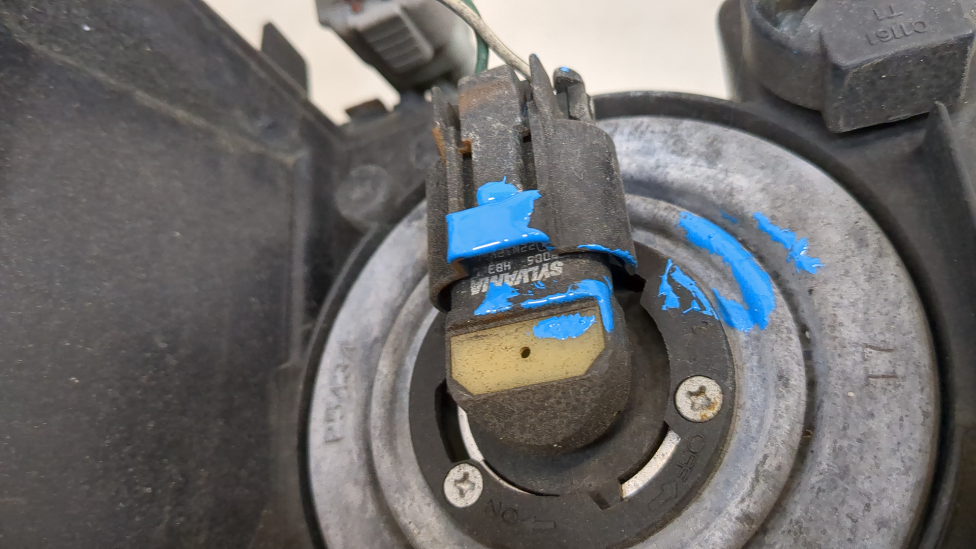 Фара правая