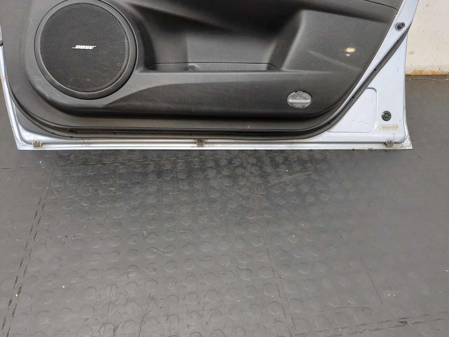 Дверь передняя правая